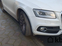 Nowa plaga osiedli: sąsiedzi donoszą za każde koło na chodniku. Sypią się mandaty za parkowanie