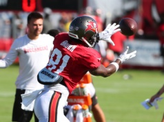 Była gwiazda NFL Antonio Brown poddany ekstradycji do USA, aby stawić czoła zarzutowi usiłowania morderstwa drugiego stopnia