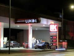 Sankcje USA działają. Łukoil kończy swoją działalność w tym kraju