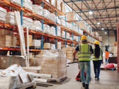 Na rynku pracy mają pod górkę. Tak jest od lat