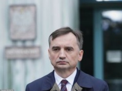 "Król Europy jest królem złodziei". Ziobro krytykuje po głosowaniu