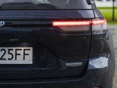 Kilkaset tysięcy Jeepów do serwisu. "Parkujcie je na zewnątrz, jest ryzyko"