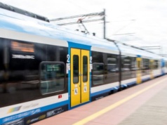 Szybciej i wygodniej przez Województwo Śląskie – ponad 250 mln zł wsparcia KPO na nowoczesne pociągi