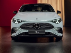 Nowy Mercedes CLA z benzynowymi silnikami z miękką hybrydą trafił do sprzedaży. Ceny: od 192 500 zł