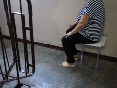 Pleszew z krzesełkami dla seniora „Nie będą już więźniami czwartego piętra”