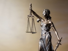 Wymiar sprawiedliwości walczy z AI. „To szkodzi reputacji adwokatury”