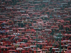 Ultrasi Widzewa zagłuszyli hymn Polski przed meczem z Lechią