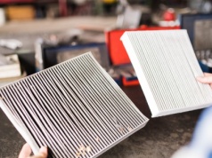 Wymień filtr kabinowy jesienią, a szyby w końcu przestaną parować