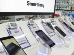 "Podatek od smartfonów" bez ustawy. Elektronika zdrożeje już od stycznia