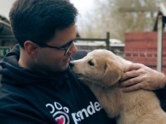 Znajomości z aplikacji randkowych niekoniecznie należą do trwałych. Psinder jest inny