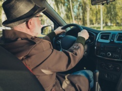 Nadciąga unijna rewolucja. Nowe zasady prawa jazdy i obowiązkowe badania dla jednej grupy