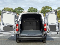 Opel Combo Electric z zabudową bott: kompaktowa furgonetka gotowa na wszystko