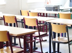 Uczeń z Torunia z zarzutem. Kilkakrotnie uderzył 62-letnią nauczycielkę w głowę