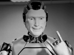 Rosja chciała pokazać potęgę technologii. Robot Aidol zrobił krok i zaliczył glebę