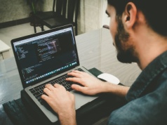 40% programistów obawia się, że ich kompetencje wkrótce się zdezaktualizują