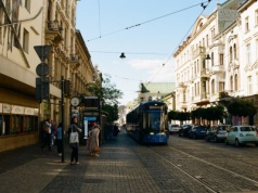 Koniec z "dyskoteką" w autobusie. Kraków chce zakazać głośnych rozmów i muzyki w komunikacji miejskiej