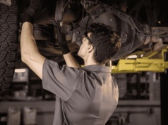 Cały miesiąc promocji w Stellantis. Listopadowy festiwal rabatów na części, akcesoria i usługi serwisowe