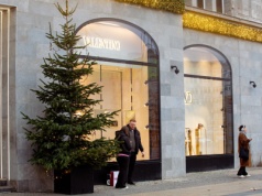 Kroplówka warta 100 milionów euro. Słynny dom mody wpadł w tarapaty