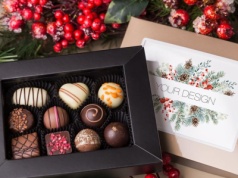 Świąteczny gest, który procentuje – moc personalizowanych upominków w firmie