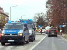 Policja i ambulans na ulicy Bochenka w Trzebnicy. Co tam się stało?