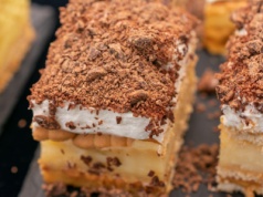 Ciasto 3 Bit - prosty przepis i wyjątkowy efekt. Ten deser zrobi wrażenie na wszystkich gościach