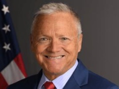 Ambasador USA w Polsce atakuje unijne przepisy. I namawia polskie władze do sprzeciwu