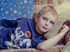 Tych 5 zdań o pieniądzach nie wypowiadaj przy dziecku. Nr 3 zostawi w nim lęk na lata