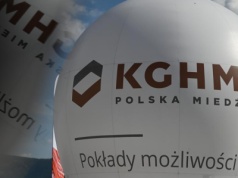 Giełdowe spadki na zakończenie tygodnia. Wyniki KGHM, Inter Cars i JSW