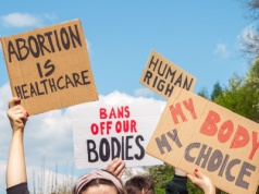 Parlament Europejski chce uznania aborcji za „prawo człowieka”