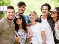 Młodzi nie chcą wchodzić w dorosłość. To nie tylko syndrom Piotrusia Pana