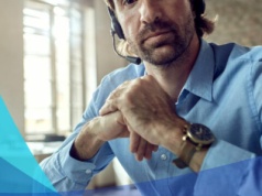 AI w obsłudze klienta: jak technologie angażują (albo wypalają) pracowników