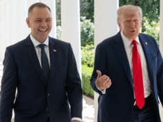 Trump wskazuje na Polskę i Nawrockiego. "Jest fantastyczny"
