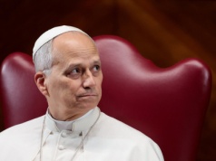 Pamiątki Pierwszego Narodu wracają do Kanady. Papież Leon XIV zakończył podróż Franciszka