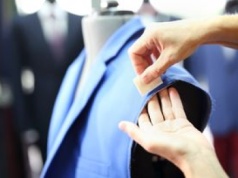 Przez 80 lat szyli garnitury. Teraz zwalniają i upadają