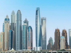 Nowy najwyższy hotel świata. Widok z "basenu nieskończoności" powala