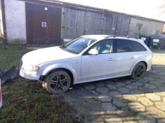 Skradzione audi i trop prowadzący pod szkołę. Złodziejem okazał się nastolatek