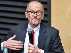 Były ambasador w Polsce o planie USA i Rosji o Ukrainie. "Naraża Amerykanów na ryzyko wojny"