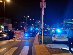 Wspólna realizacja policjantów z Otwocka i komendy stołecznej. Zatrzymanych ośmiu mężczyzn podejrzanych o kradzieże samochodów na terenie całej Polski