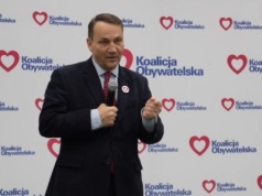 Jasna deklaracja Sikorskiego. Na Ukrainę popłynie strumień pieniędzy