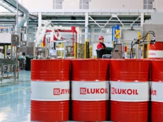 Chińskie i indyjskie firmy dystansują się od rosyjskich firm naftowych. Powód? Sankcje USA