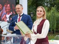 Kancelaria Prezydenta potwierdziła doniesienia. Marta Nawrocka dostanie dwie emerytury