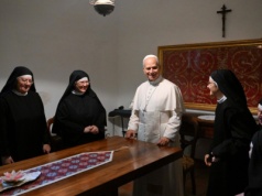 Papież u augustianek w Montefalco: człowiek który przynosi pokój