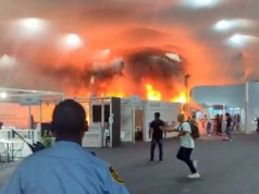 Głośna konferencja „klimatyczna” w ogniu. Pożar, tysiące ewakuowanych