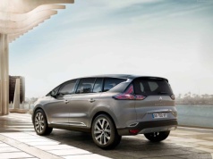 Używany Renault Espace V z dieslem. Oszczędny, wygodny, siedmioosobowy samochód dla rodziny