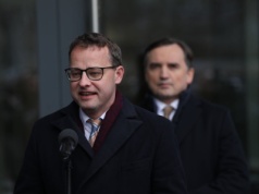 Spięcie u Olejnik. "Klub PiS na uchodźstwie" i "grupa rekonstrukcyjna PZPR w Sejmie"