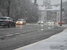 Trudne warunki na podkarpackich drogach. Apel o rozwagę