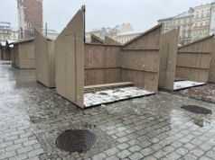 Jarmark Bożonarodzeniowy. Na Rynku trwają przygotowania (Galeria)