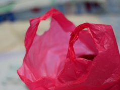 72-latek z Zawiercia oddał reklamówkę pełną pieniędzy. W środku było kilkadziesiąt tysięcy złotych