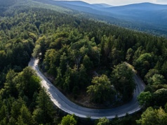 Spór o Zakręt Śmierci. Kontrowersyjna budowa wstrzymana
