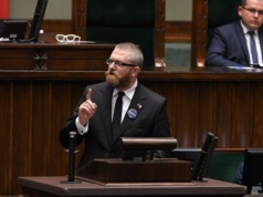 Andruszkiewicz uderza w Brauna. „Coś tu się nie zgadza”